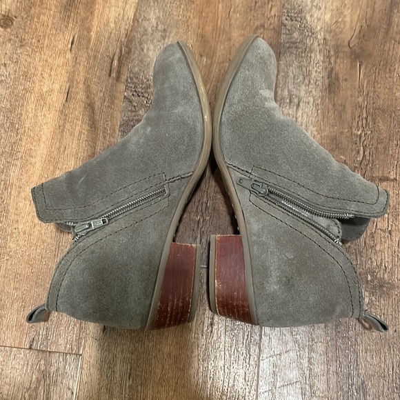 Diba | Layla Suede Bootie in Taupe Size 7.5 - Picture 5 of 8